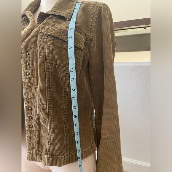 French Cuff | Corduroy Button-Up Jacket - Picture 4 of 6